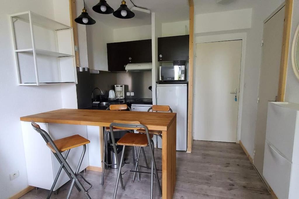 Appartement Dans Residence Avec Piscine La Londe-les-Maures Εξωτερικό φωτογραφία